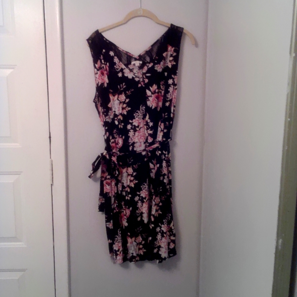 Black and Pink Sleeveless V-Neck Mini Sundress